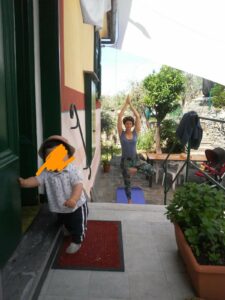 praticare yoga a casa